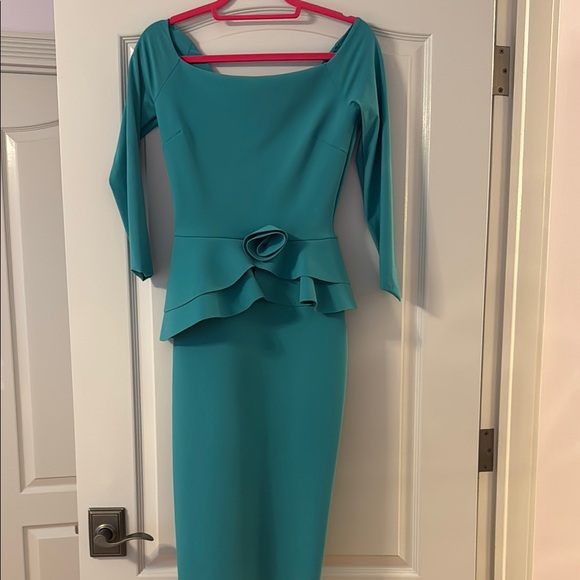 Chiara Boni Elegant Teal Dress with Ruffle Detail and 3/4 Sleeves - Picture 2 of 5